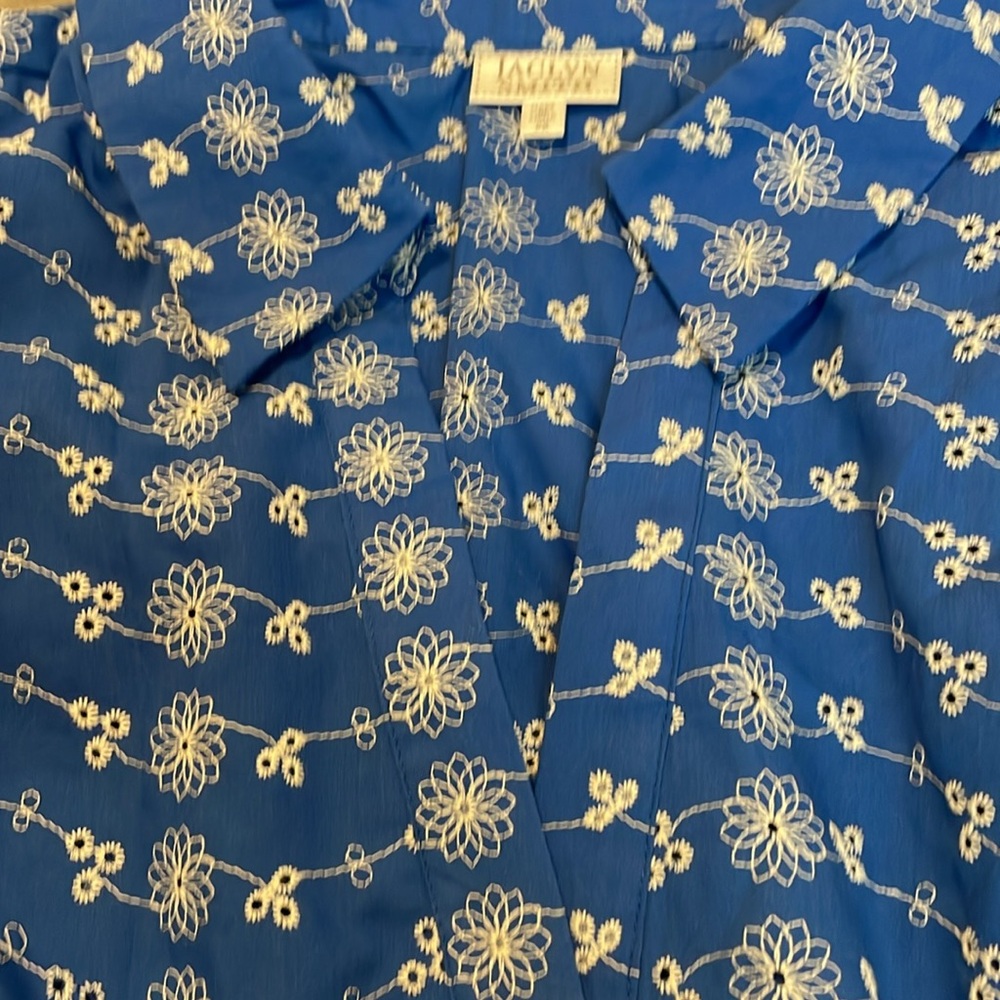Jaclyn Smith Embroidered & Eyelet Button Up Blouse Blue White‎ 2X - Picture 2 of 10